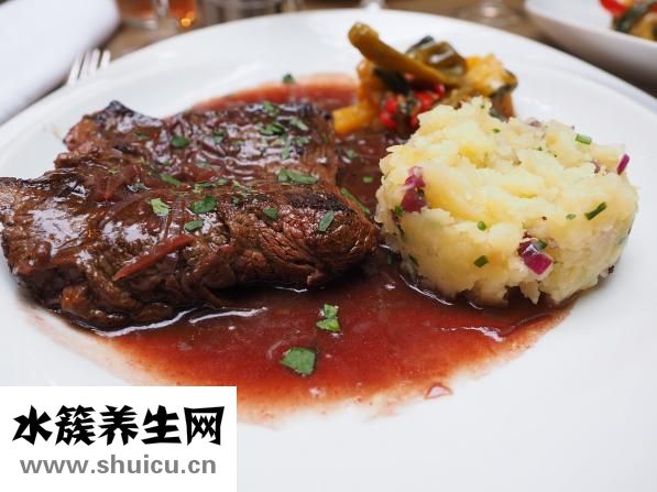 土豆焖牛腩