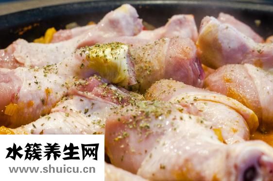 一个鸡腿的热量