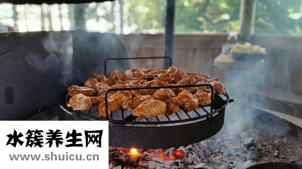 怎么踢毽子