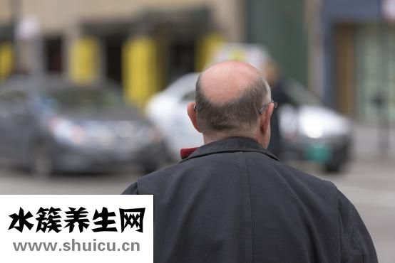 小便红是什么原因