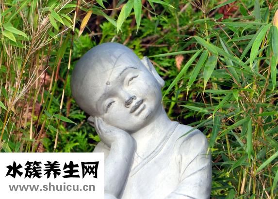 如何消除肿眼泡