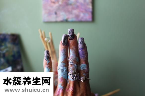 左手无名指长痣