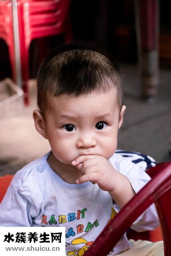 小孩中耳炎