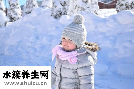 新生儿蜕皮