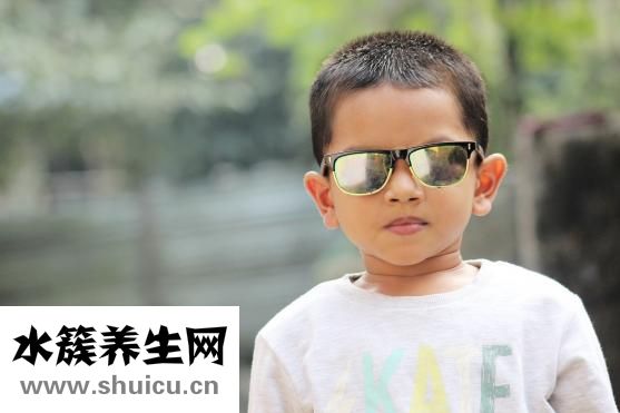 婴儿几个月会走路