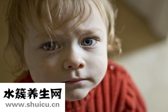 小孩尿床怎么办
