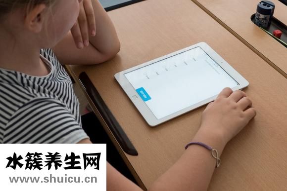 下眼睑浮肿