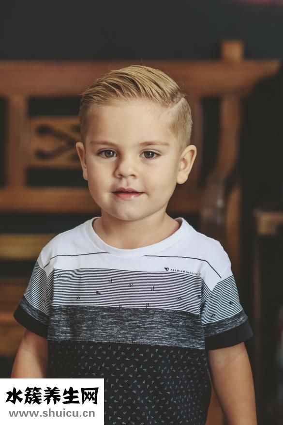 新生儿红斑图片