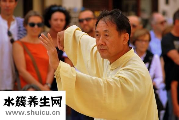 怎么护理卧床老人？可以预防老年痴呆出现