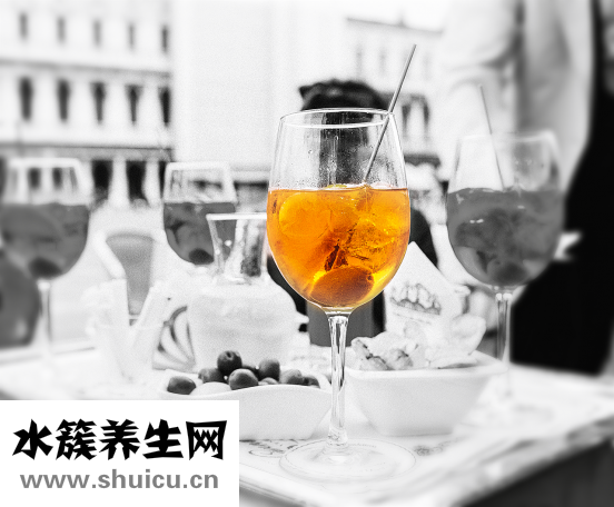 喝茉莉花茶