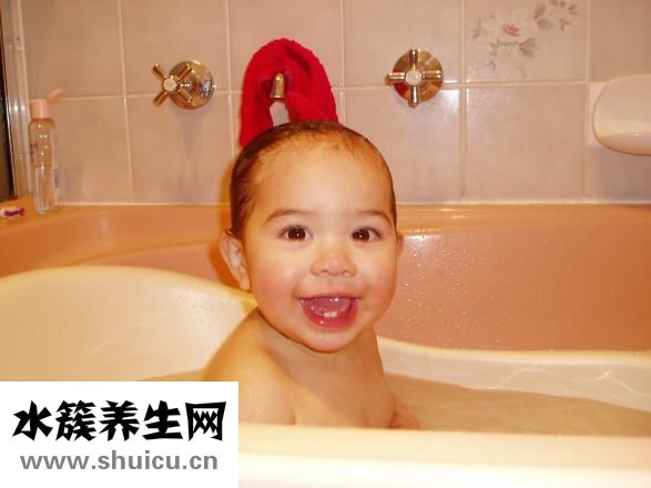 儿童急疹！发烧会影响睡眠质量不宜在发烧时洗澡