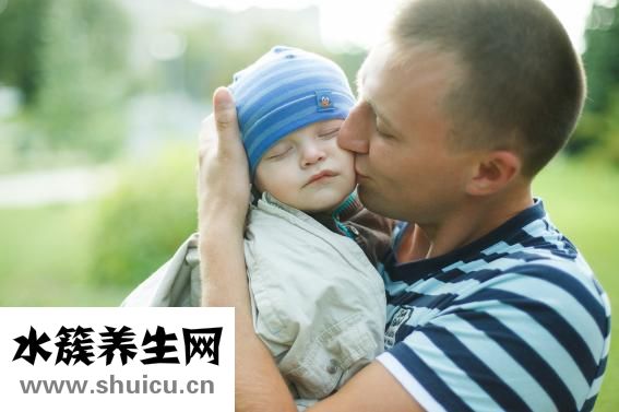 新生儿手脚脱皮