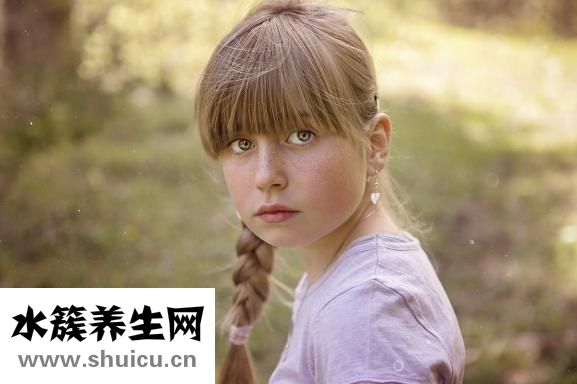 婴儿腿纹不对称