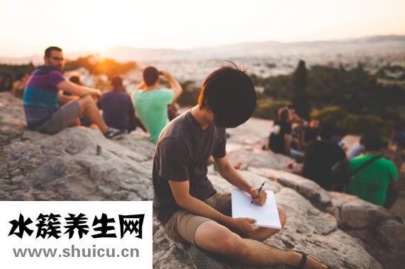 头顶头发少怎么办