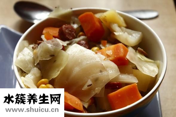 腕骨穴和肘三里穴位于手臂中上侧
