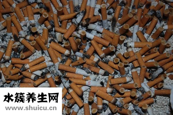 双肺磨玻璃结节