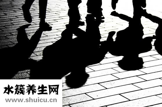 头顶头发少怎么办