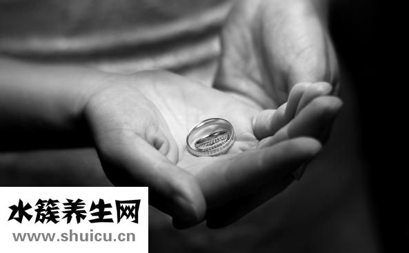 为什么手指尖发麻
