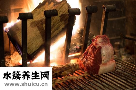 左侧肋骨疼