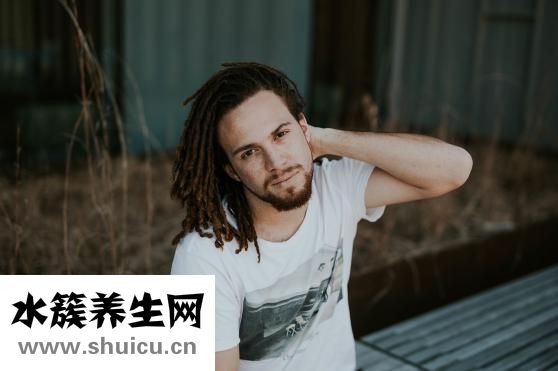 头发两边少