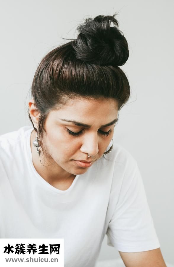 头发炸毛怎么办