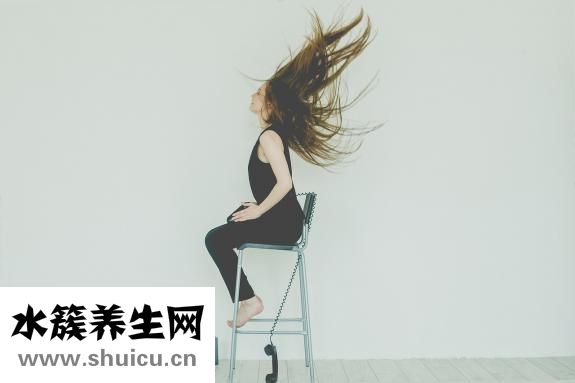 乌黑的头发