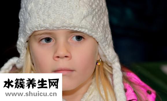 打孩子屁股