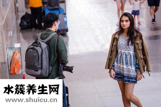 月经颜色鲜红正常吗