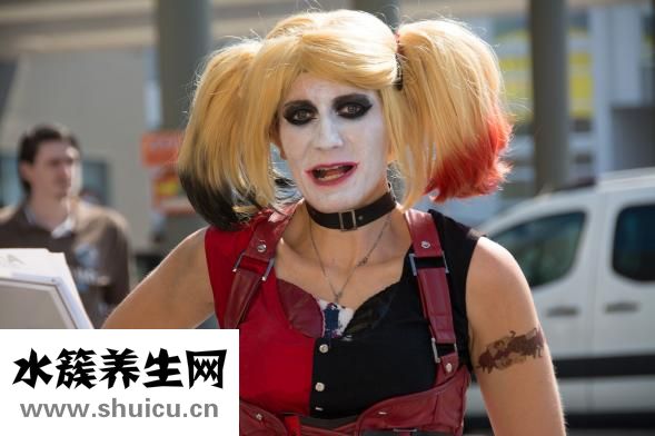 圆脸短发造型