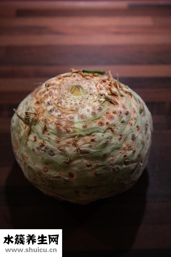 长期吃芹菜汁的危害