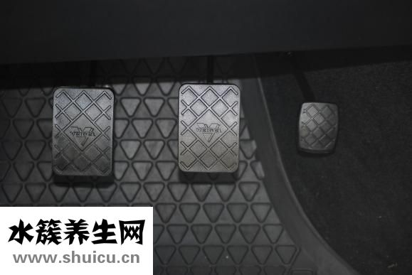 膝盖积水怎么办