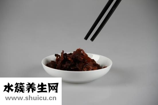 香菇炖排骨的做法