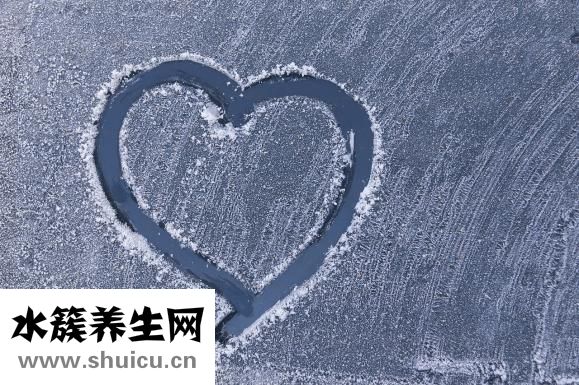 牙齿突出矫正