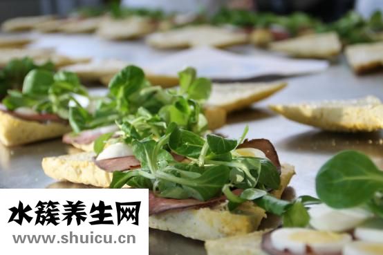酸菜氽白肉