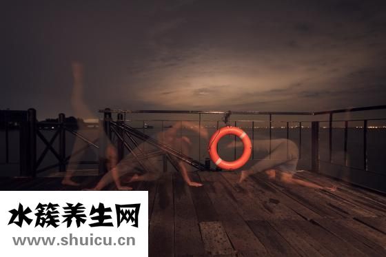 眼疖子怎么引起的