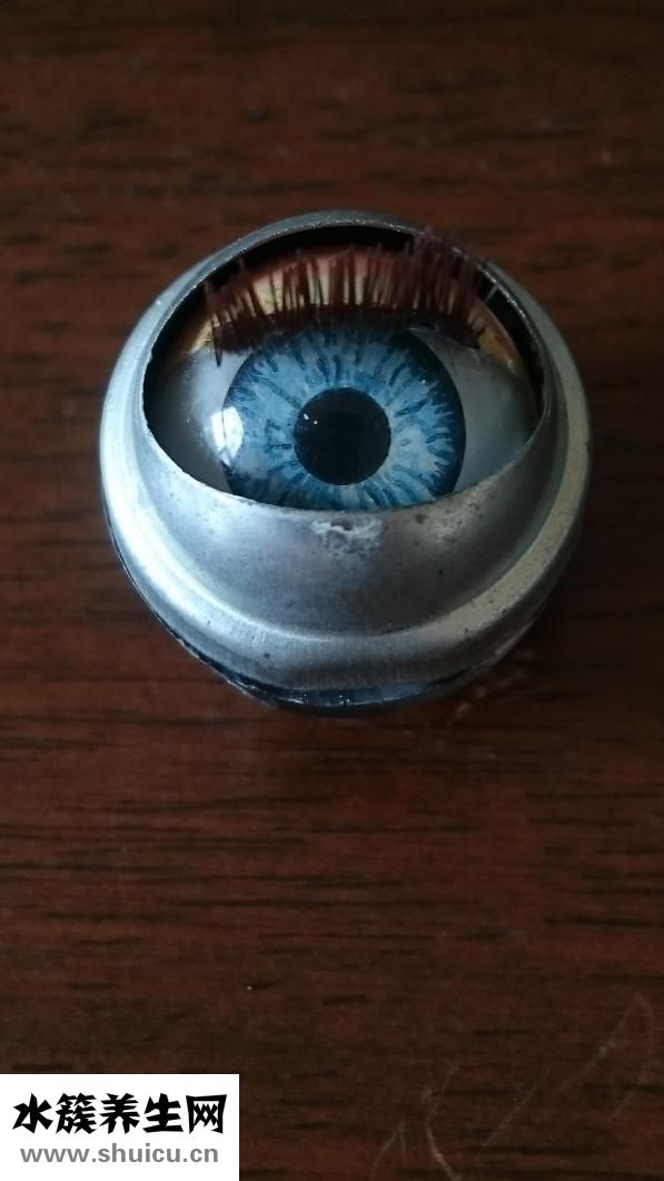 眼睛红怎么回事