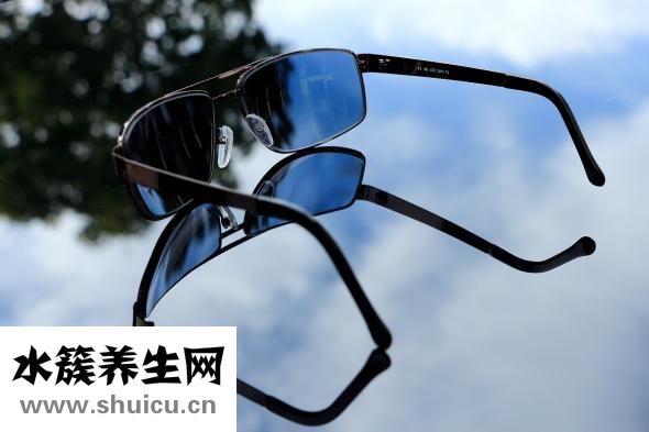 眼睛红怎么回事