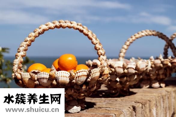 用什么洗脸可以美白