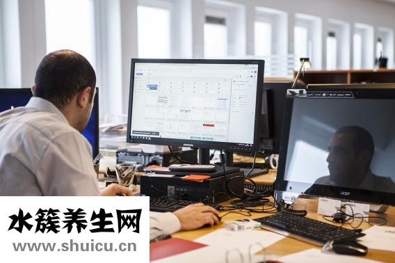 虚汗多是怎么回事