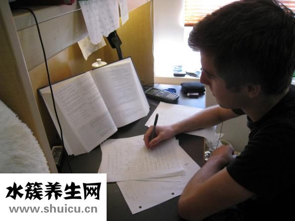 脱发这类病症病人若要完全医治可挑选用用药治疗方式