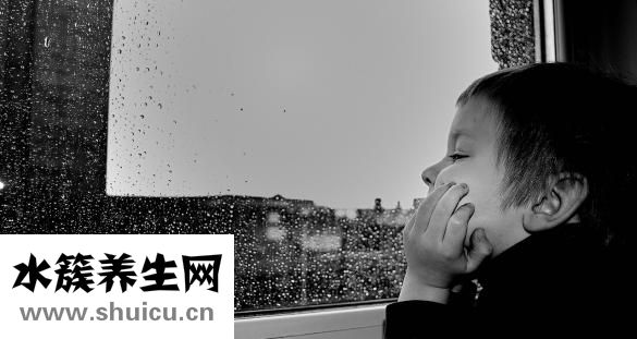 玩熟睡的小嫩脚小窍门：动作要简单容易让宝宝高兴