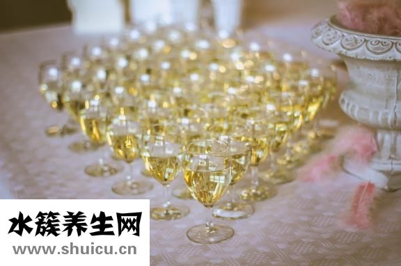 甜白葡萄酒保存方法：新鲜度和口味要求较高