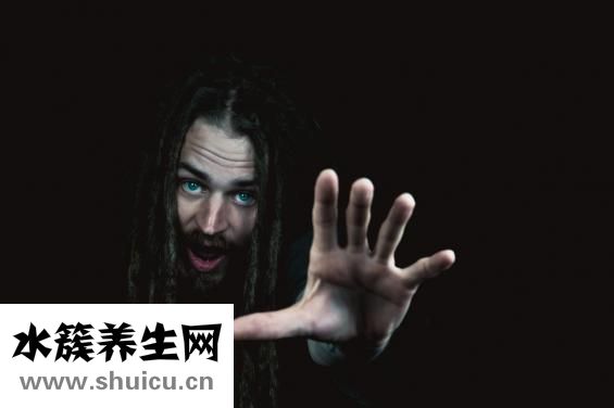 玩熟睡的小嫩脚