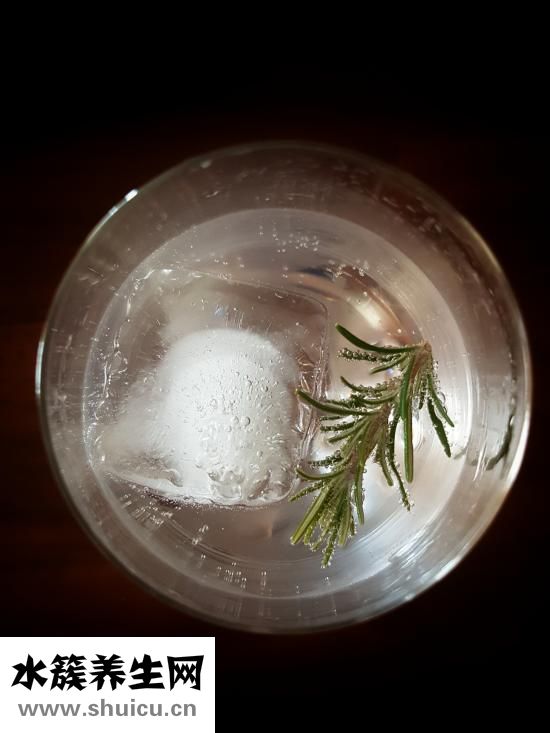 用饮料吃药可以吗