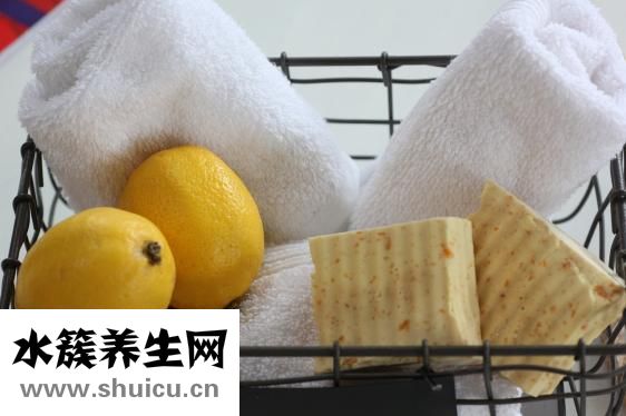 附近的老女人