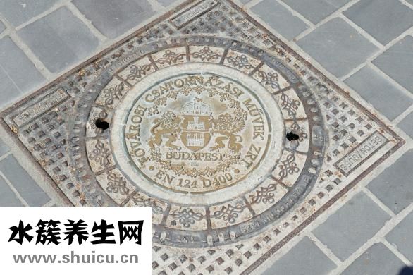 法令纹很深