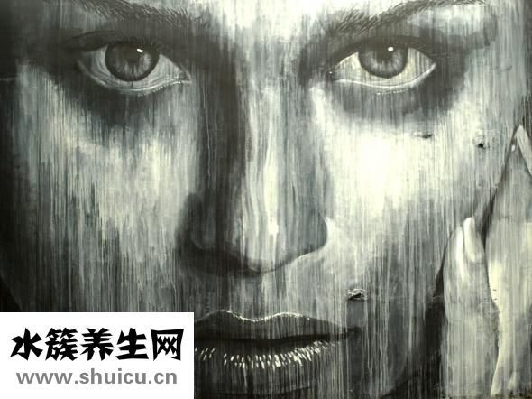 牙齿里取出活虫图片