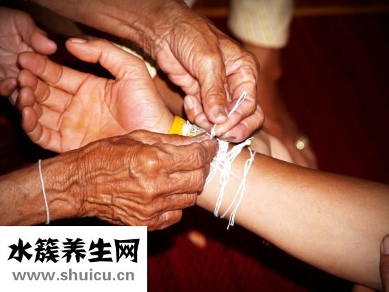老年人血压低