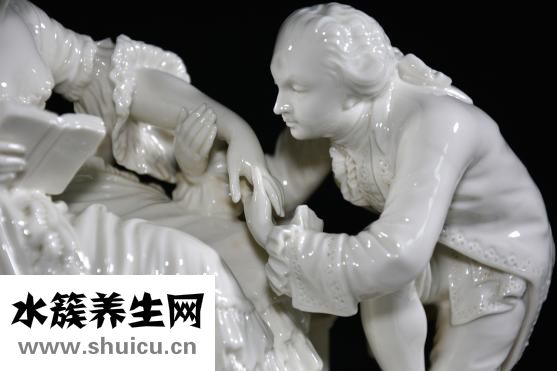 盛夏白瓷梅子汤