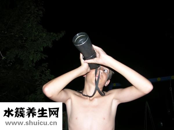 眼睛有黄斑
